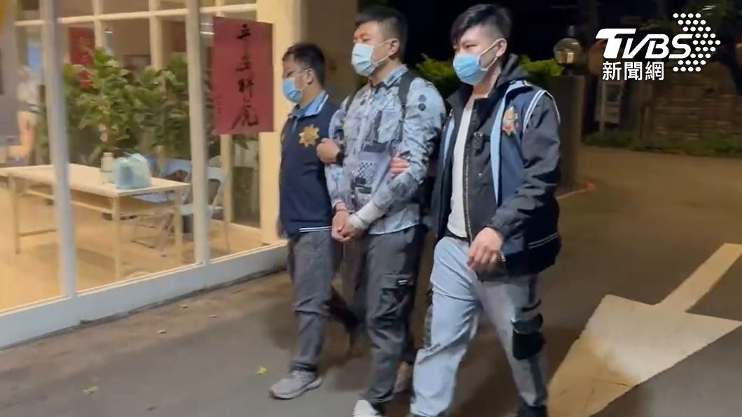 警方昨日深夜逮捕陳姓幹部。(圖/TVBS)