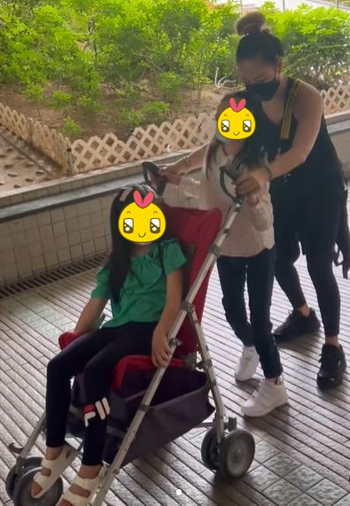 鍾麗淇照顧女兒從不喊苦。(圖經處理/翻攝自鍾麗淇IG)