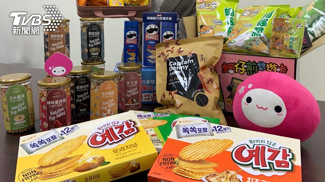 MOMO購物精心盤點10大雙11必囤的國內外零食選品。(圖/MOMO購物提供)