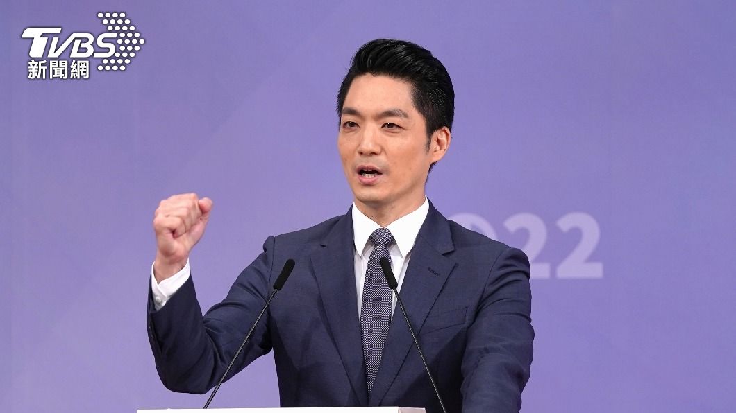 蔣萬安表示這身西裝是太太幫忙挑的。(圖/TVBS)