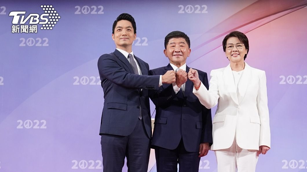 陳時中(中)民調被黃珊珊(右)超車成第三。(圖/TVBS)