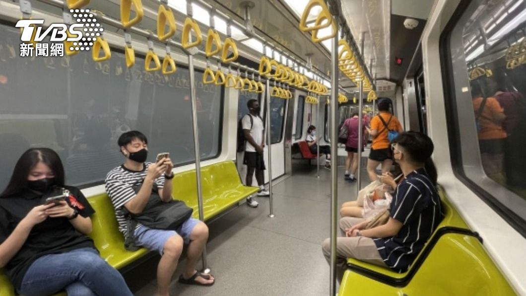 新加坡輕軌玻璃會變色? 為保護鄰近居民隱私