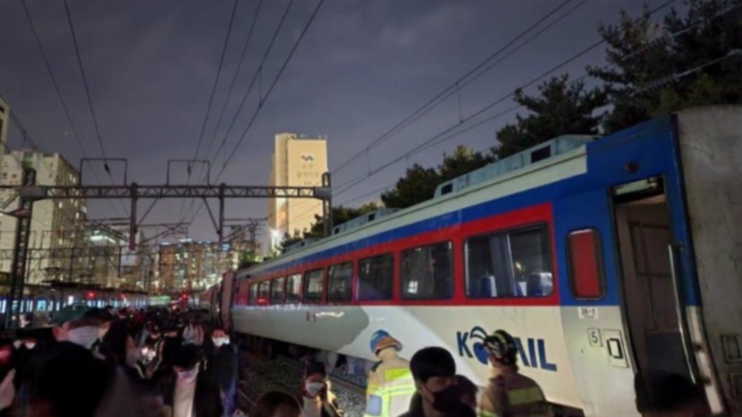 快訊/南韓又一公安意外 首爾火車進站時出軌31人受傷
