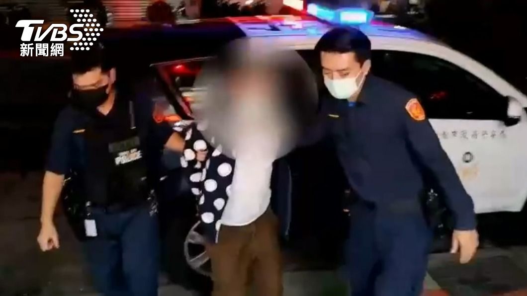 男子被警方逮捕。（圖／TVBS）