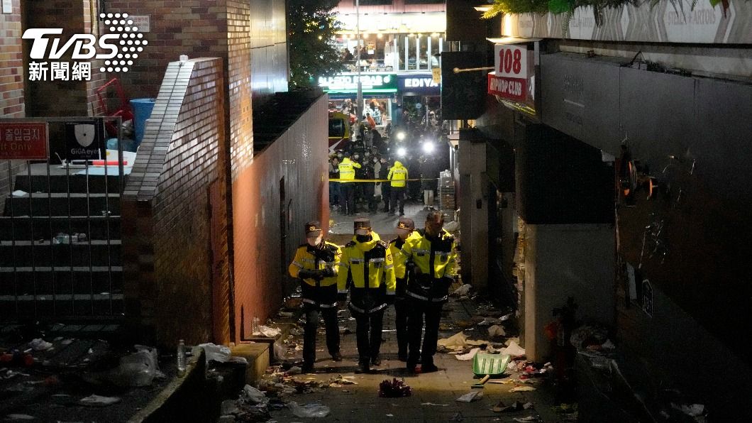 龍山警察署長抵達時間被質疑造假。(圖/達志影像美聯社)