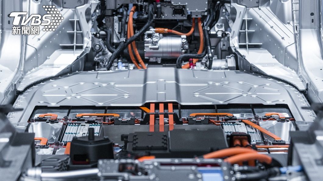 鎳礦是電動車電池重要的原料。（示意圖／shutterstock達志影像）