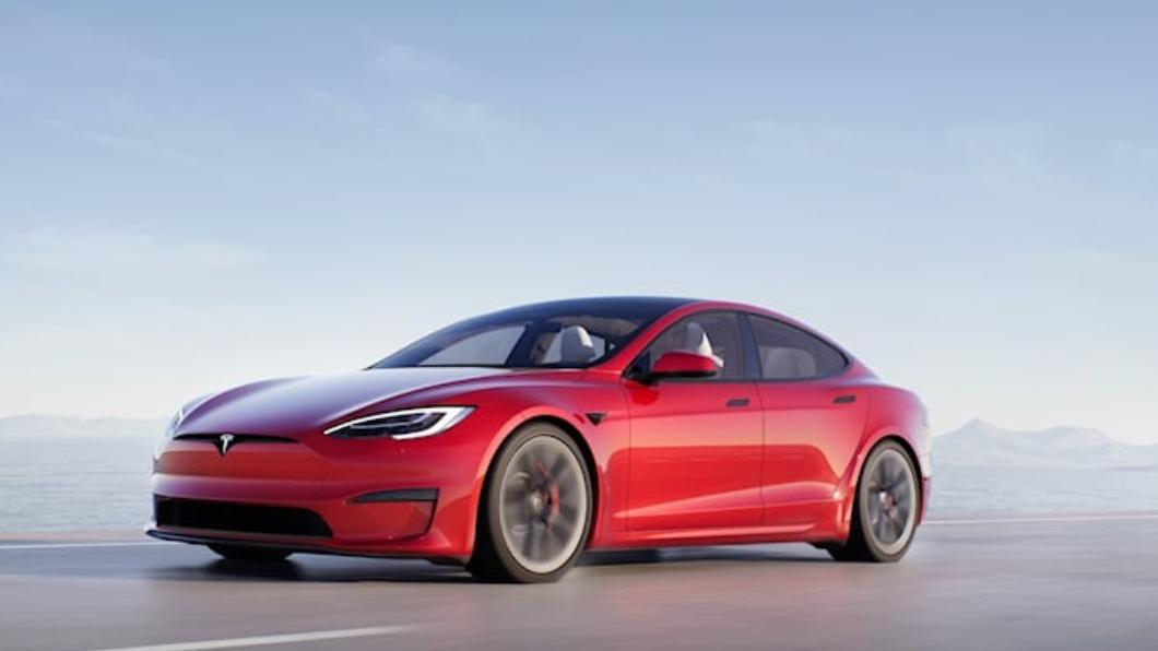 有人認為電動車確實比燃油車款還要環保。(圖/Tesla提供)