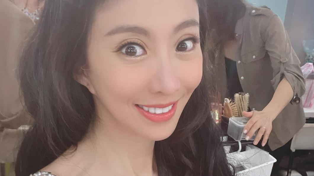 陳蔓菲控訴，自己的媽媽被婆家當傭人。（圖／翻攝自陳蔓菲臉書）