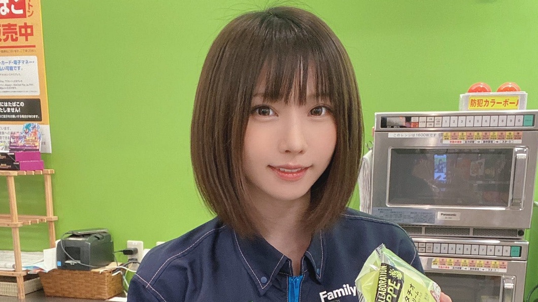 正妹超商店員淺淺一笑！3.3萬網友暈了　神人曝真實身分