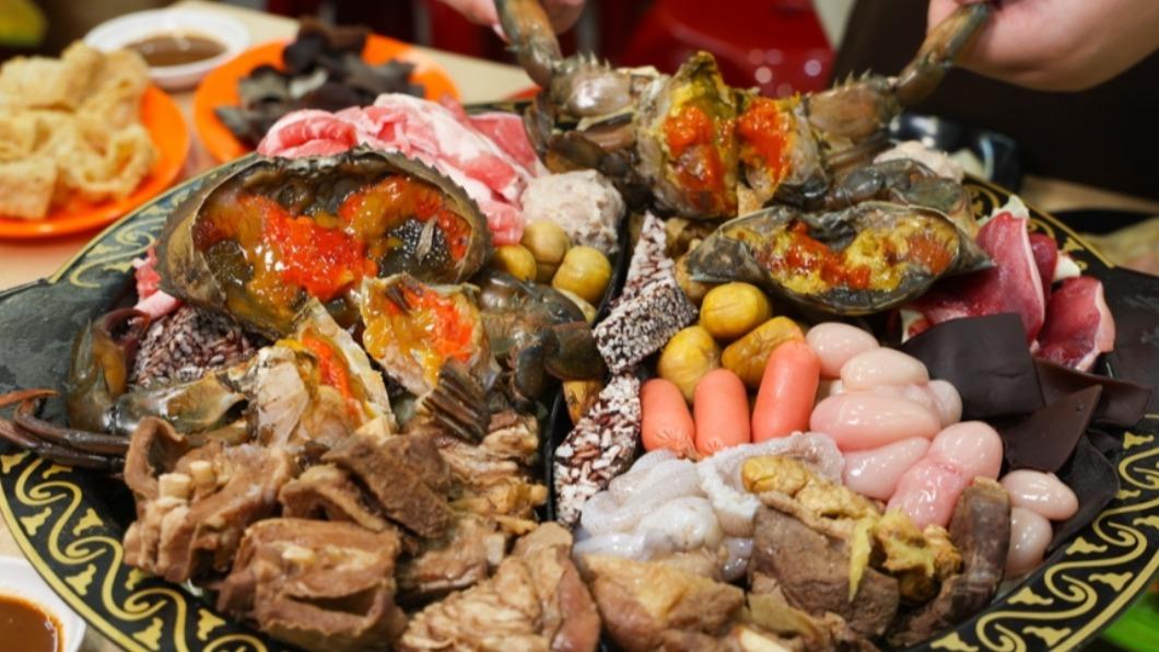 店家招牌主打超霸氣「禽獸鍋」。（圖／台南好Food遊提供）