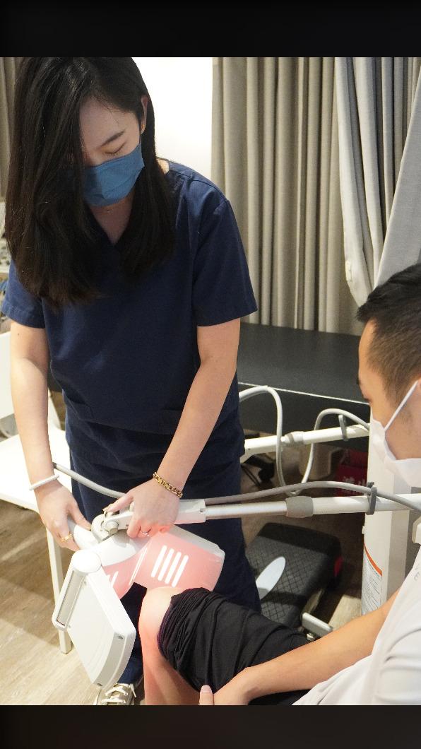 復健區多為肩頸腰背、膝痛患者(圖/適康復健診所提供)