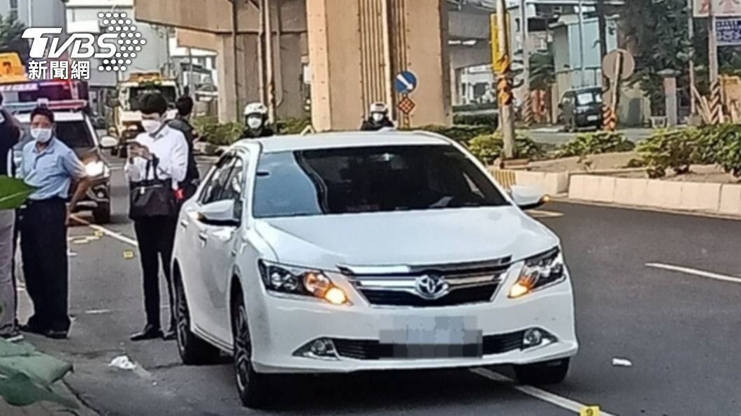 中11槍的Camry。(圖/TVBS)