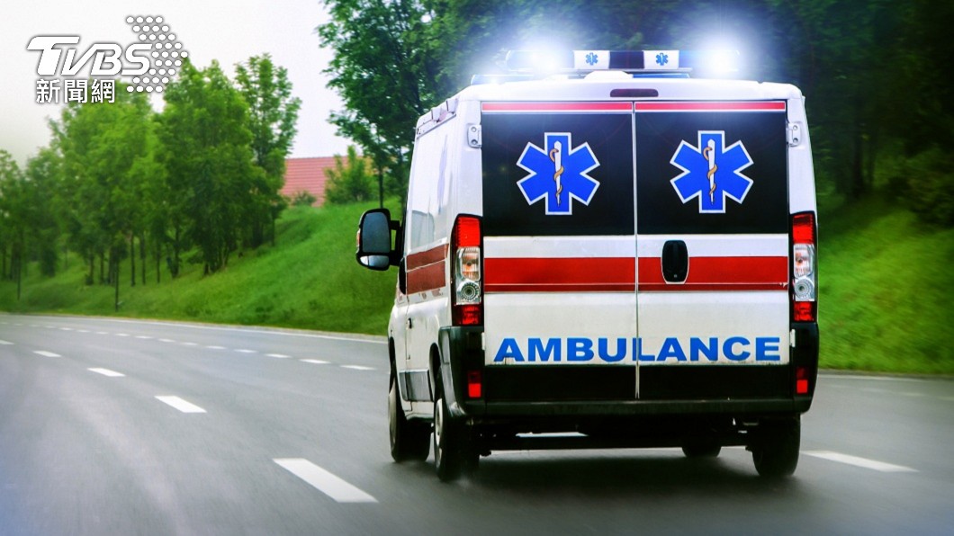 白髮人送黑髮人!救護車司機車禍現場救人 死者竟是兒子
