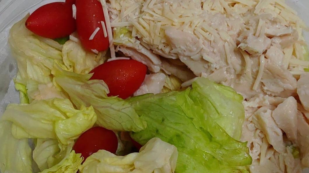 好市多最強熟食跌落神壇!菜、肉都變樣 網崩潰:凱子才吃
