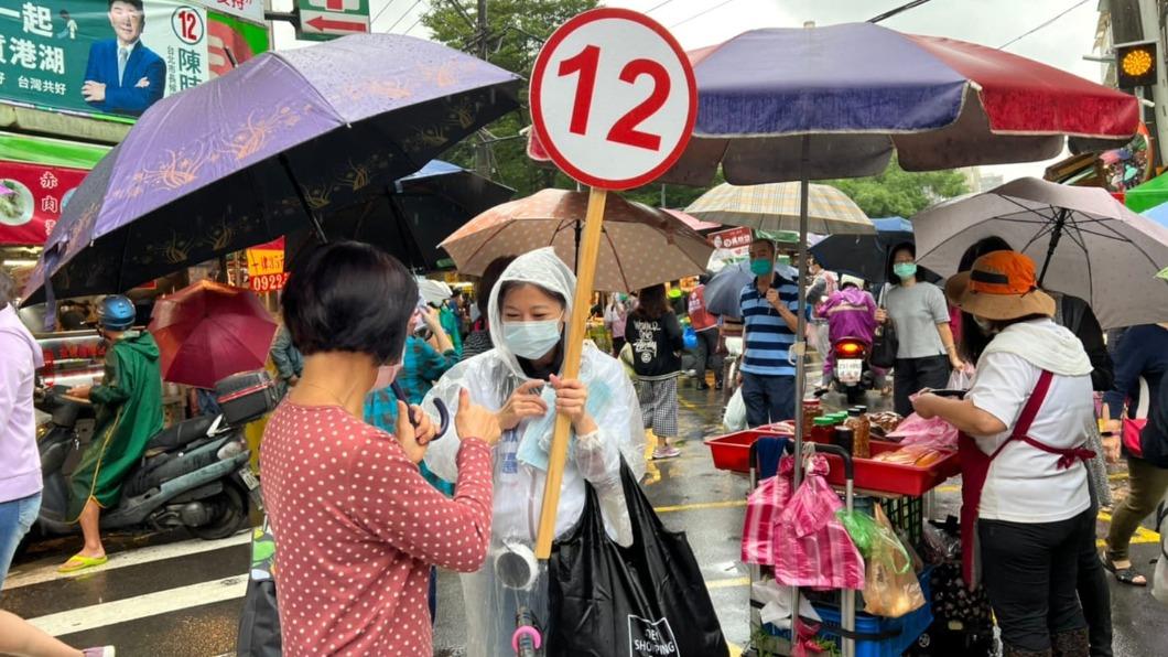 游淑慧近日忙於選戰,天天跑街拜票。(圖/翻攝自游淑慧臉書)