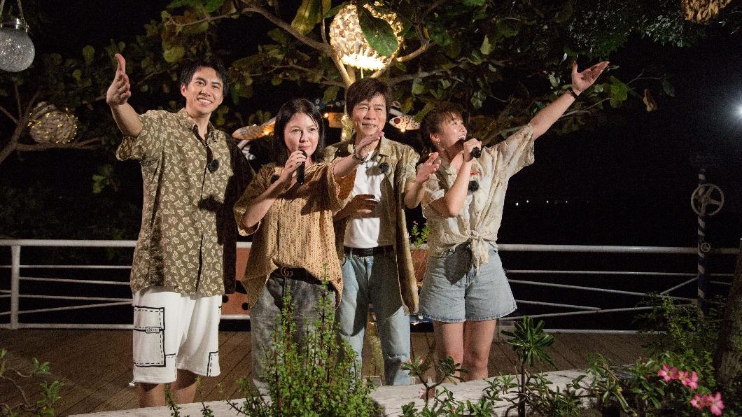 潘君侖、苗可麗、洪榮宏、張文綺出外景。(圖/MyVideo提供)
