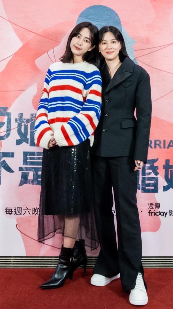 温貞菱、林予晞(右)演出同志伴侶。(圖/公視提供)