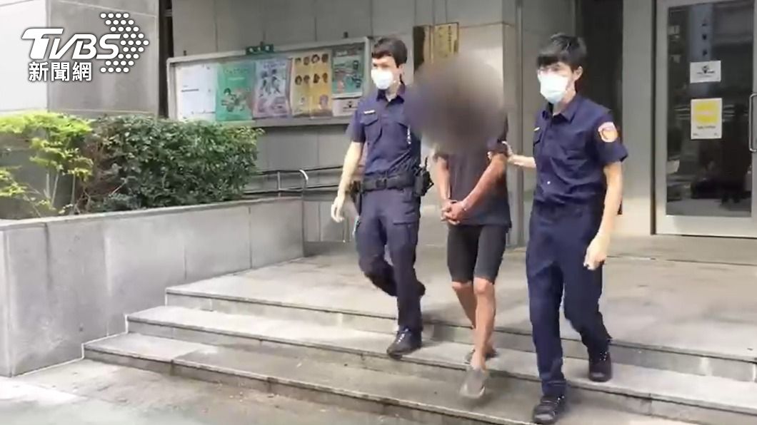 熊男日前遭警方逮捕送辦。（圖／TVBS）