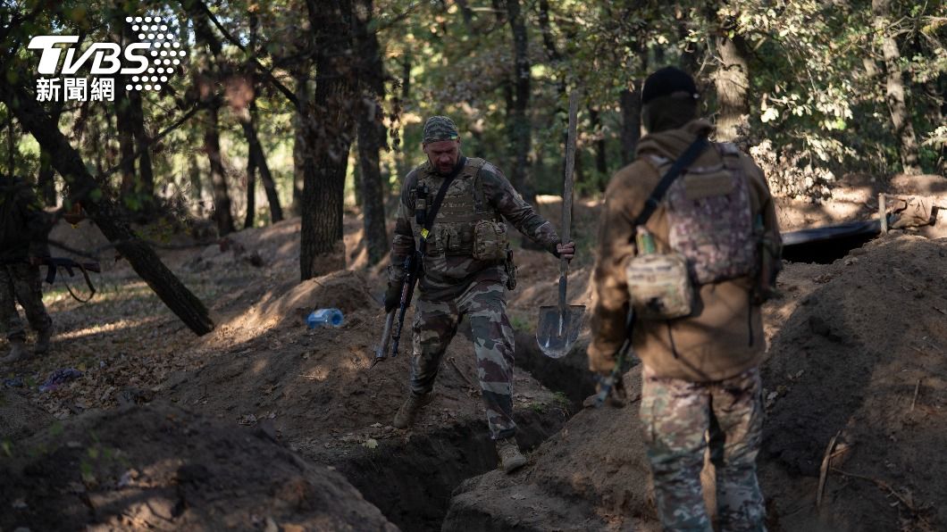 俄軍宣布從南部戰略大城赫爾松撤退。(圖/達志影像美聯社)