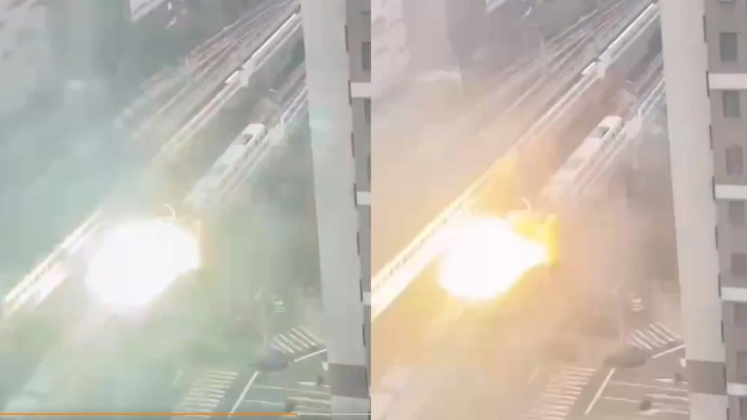 列車上方爆出火花瞬間。（圖／翻攝自微博 @脊梁in上海SH）