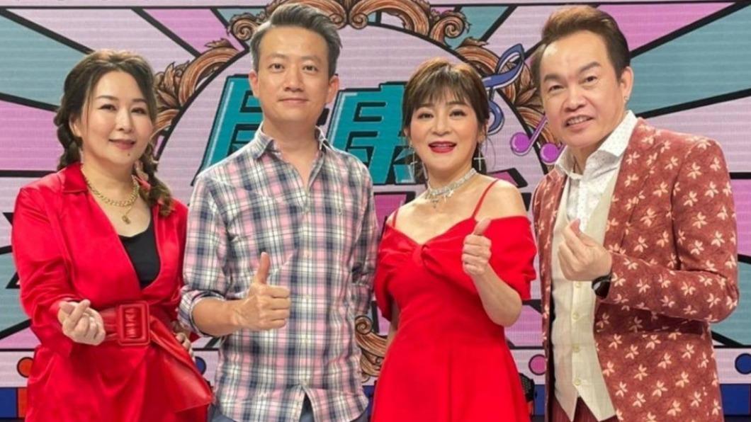 張秀卿、紀博文、王彩樺、康康一同合影。(圖/信吉衛視提供)