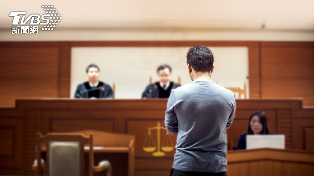 當地法院在事隔1年重啟調查將男童父親依過失殺人罪起訴。(示意圖/shutterstock達志影像)