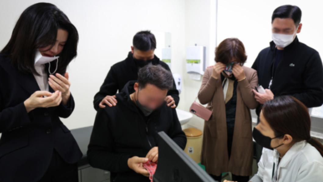 梨泰院再添1死!軍人傷重不治 第一夫人淚伴家屬簽器捐