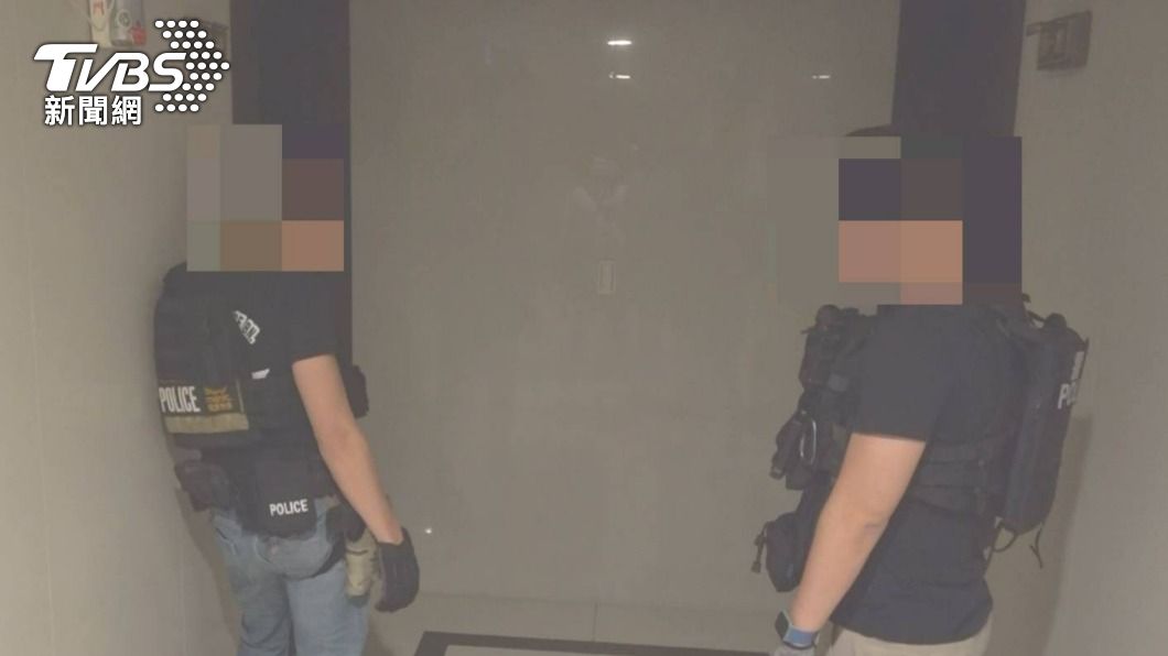 警方逮捕4人歸案。（圖／TVBS）