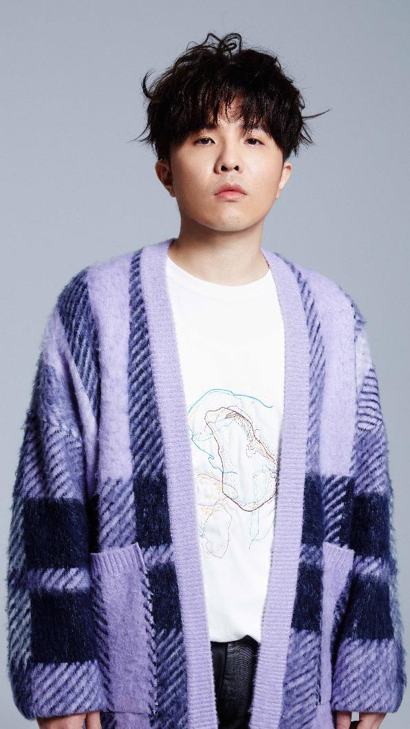 小宇推出全新單曲〈破碎的完整〉。（圖／華納音樂提供）