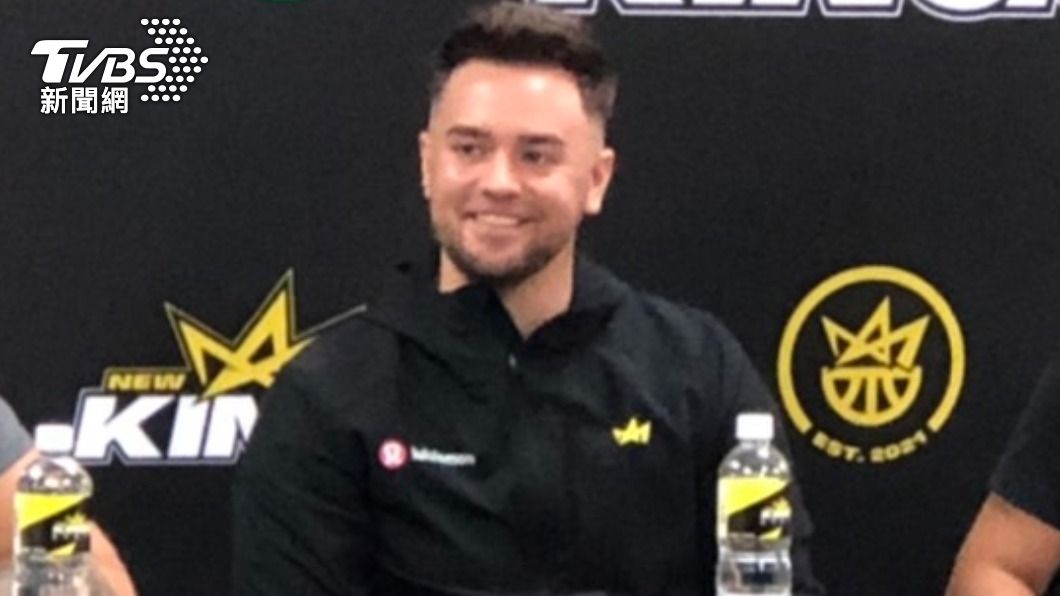 國王總教練萊恩(Ryan Marchand)提到未來會開發更多戰術,同時不會對高齡39歲的戴維斯施加「上場時間限制」。(圖/TVBS)