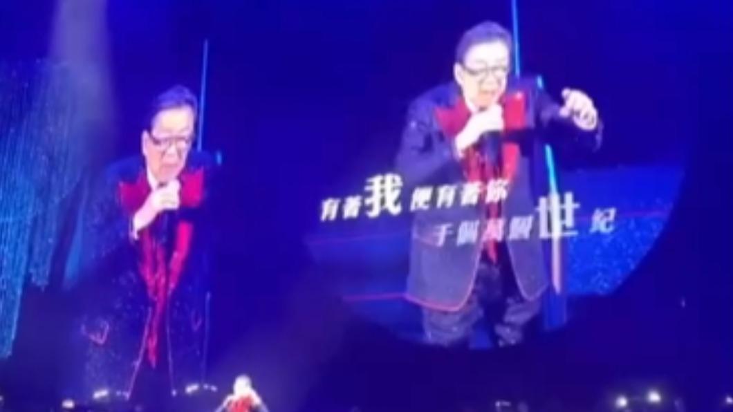 胡楓演唱會有不少演藝圈好友出席。（圖／翻攝自新浪娛樂微博）