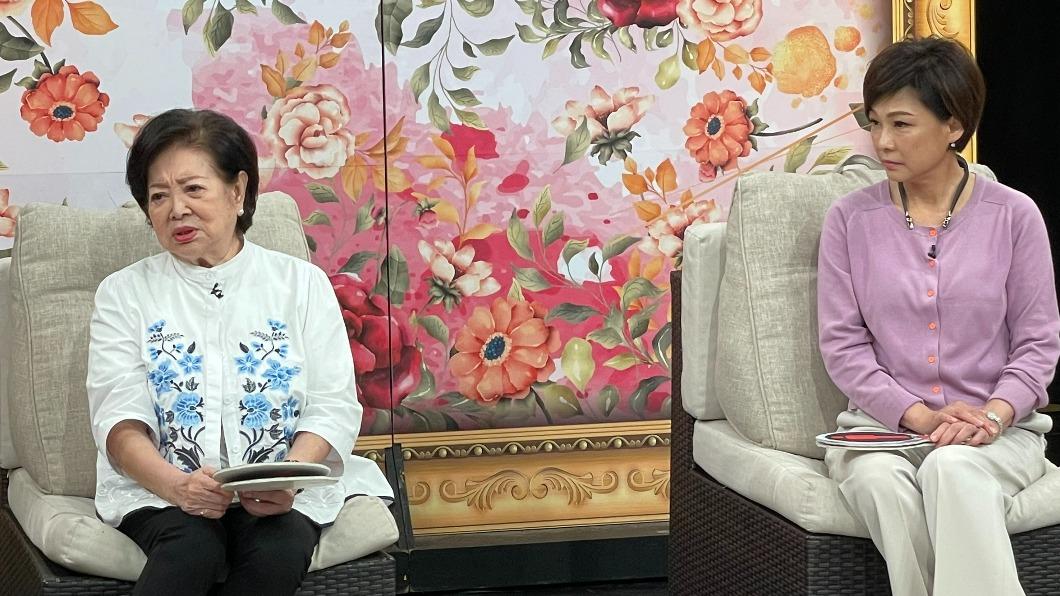 陳淑芳（左）談身體狀況。（圖／東風衛視提供）