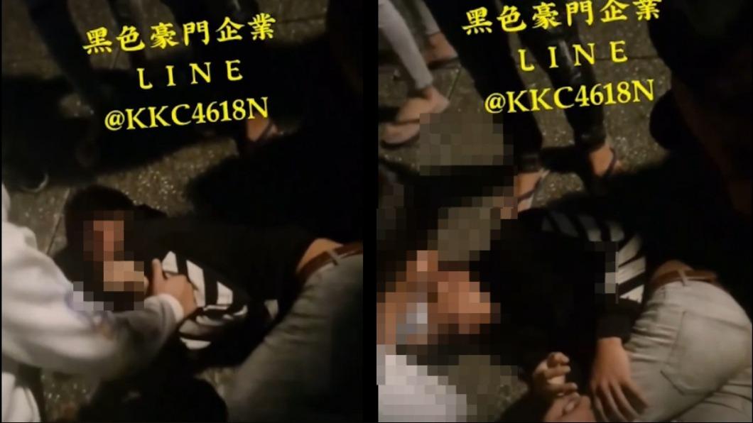 被害少年倒地仍持續被毆打。(圖/翻攝自黑色豪門企業)