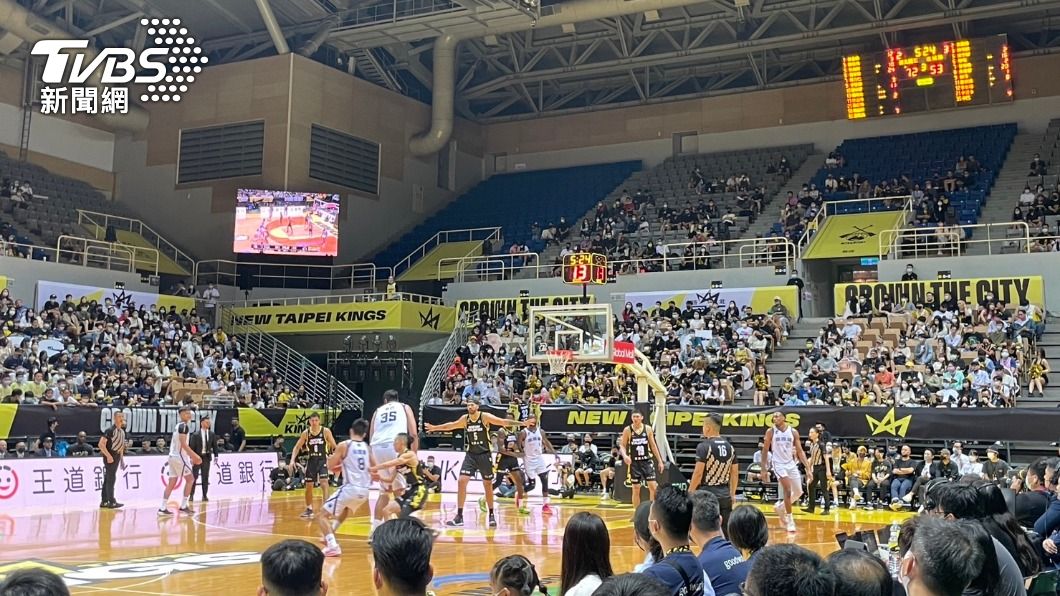 現場觀眾熱血沸騰。(圖/王翊綺攝)
