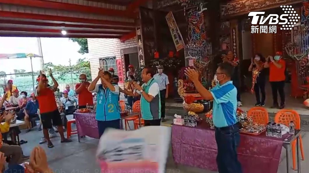 蘇震清同台蘇清泉，澄清都說客套話，否認幫忙站台。　（圖／民眾提供）