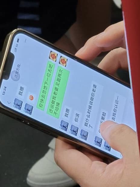 和尚微信中的露骨對話。（圖／翻攝自「爆廢公社公開版」臉書）
