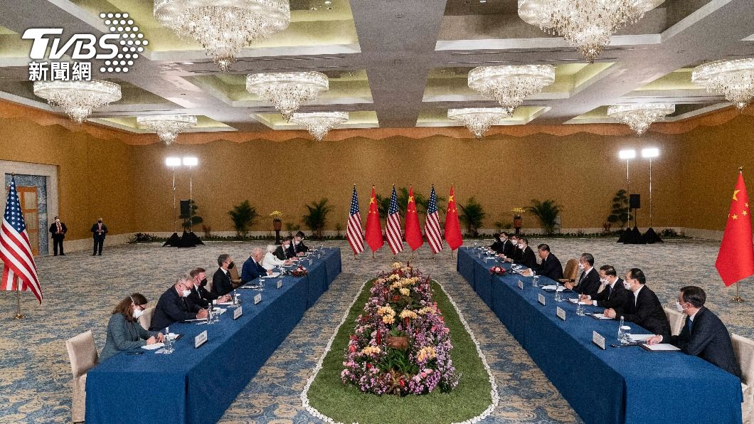 習近平重申中國始終希望俄烏能早日停戰,將繼續勸和,同時強調核武器用不得。(圖/達志影像美聯社)