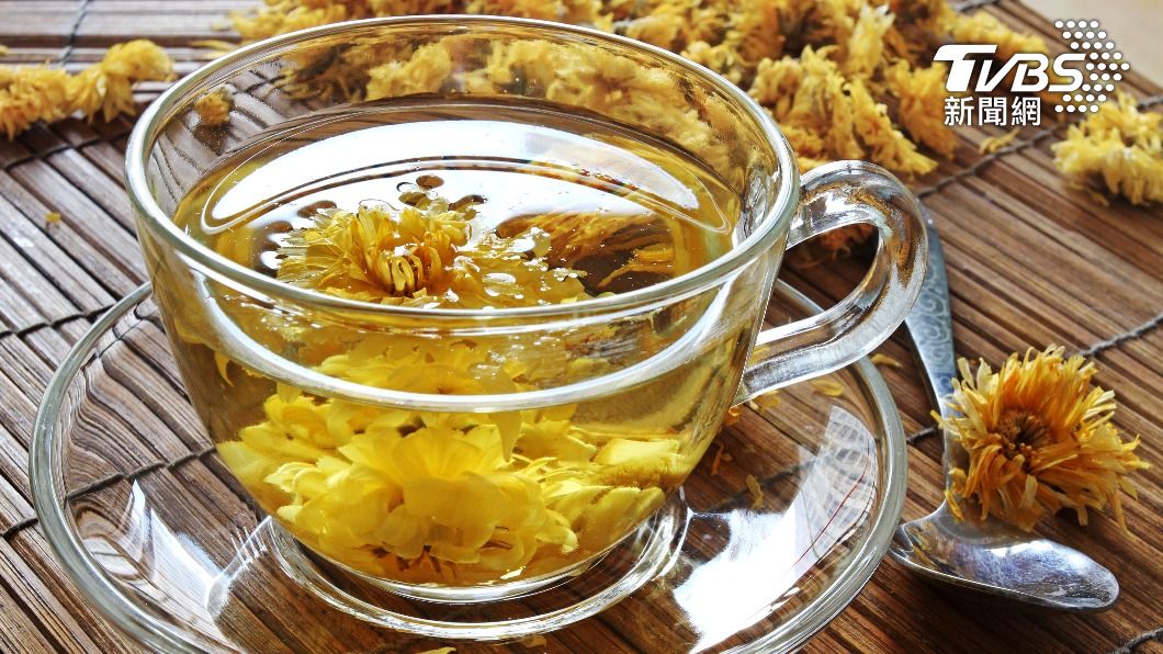 菊花茶清肝明目!體質虛寒別常喝 黃、白菊花功效一次看