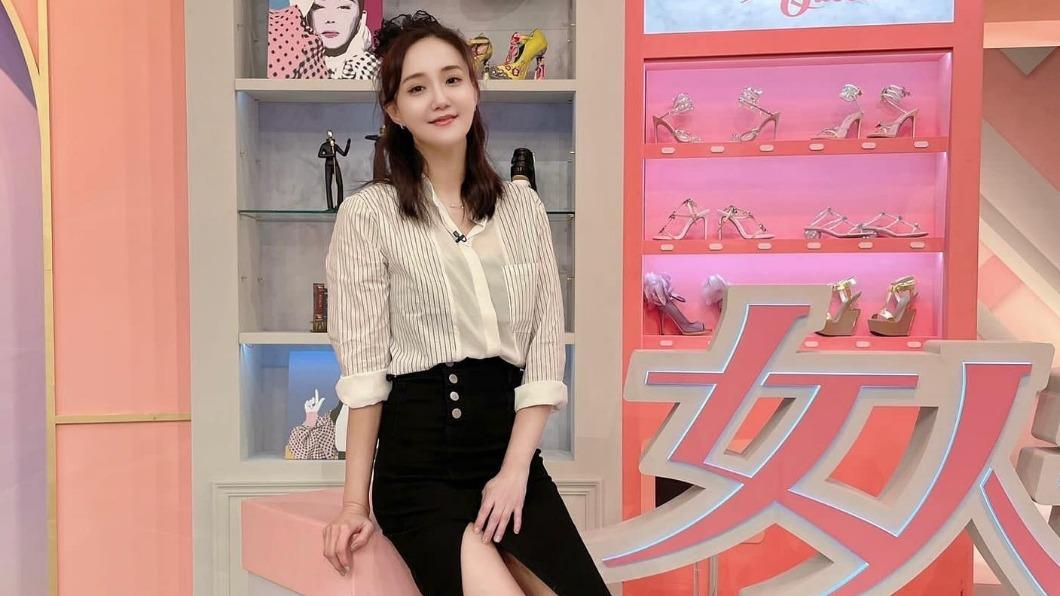 何妤玟身材姣好、保養得宜。(圖/翻攝自何妤玟臉書)