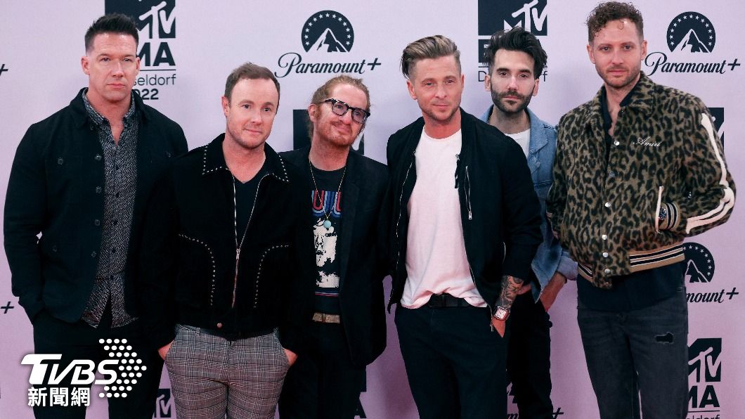 美國搖滾樂團共和世代(OneRepublic)出席MTV歐洲音樂獎紅毯。(圖/達志影像路透)