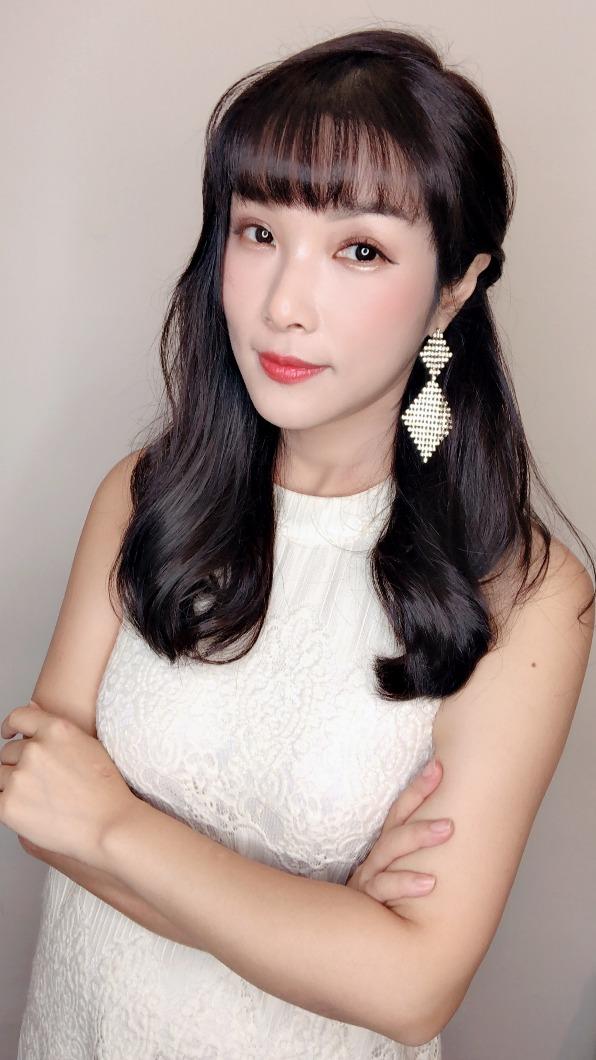 米薩小姐是專業的星座塔羅專家。（圖／米薩小姐提供）