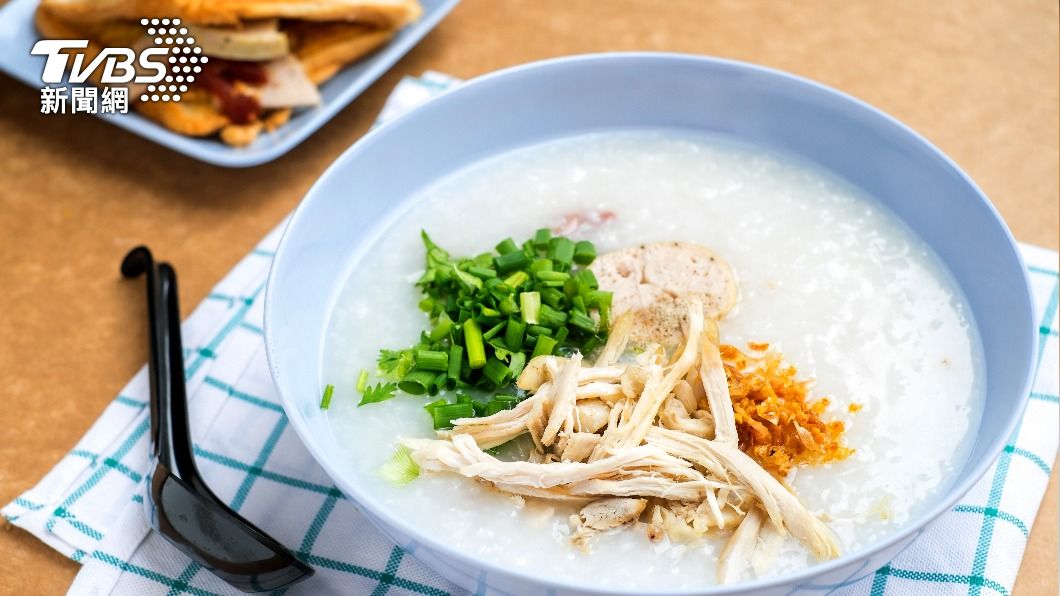 建議避開醃製類食物，搭配蔬菜、菇類等天然食材。（示意圖／shutterstock達志影像）