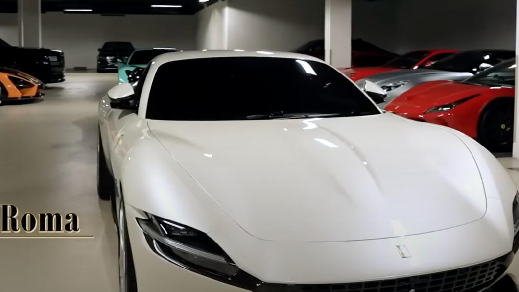 在新加坡入手Ferrari Rome並改裝約需新台幣3千萬元。(圖/翻攝自超派人生YouTube)