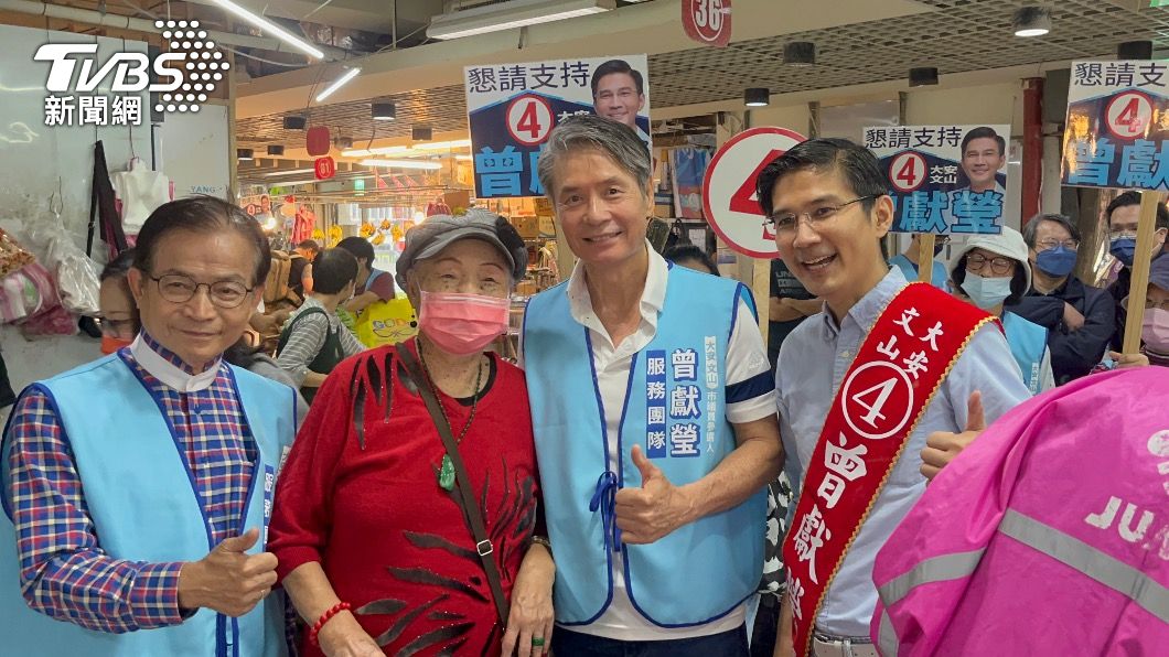 金溥聰現身替無黨籍市議員候選人曾獻瑩站台。(圖/黃韋銓攝)