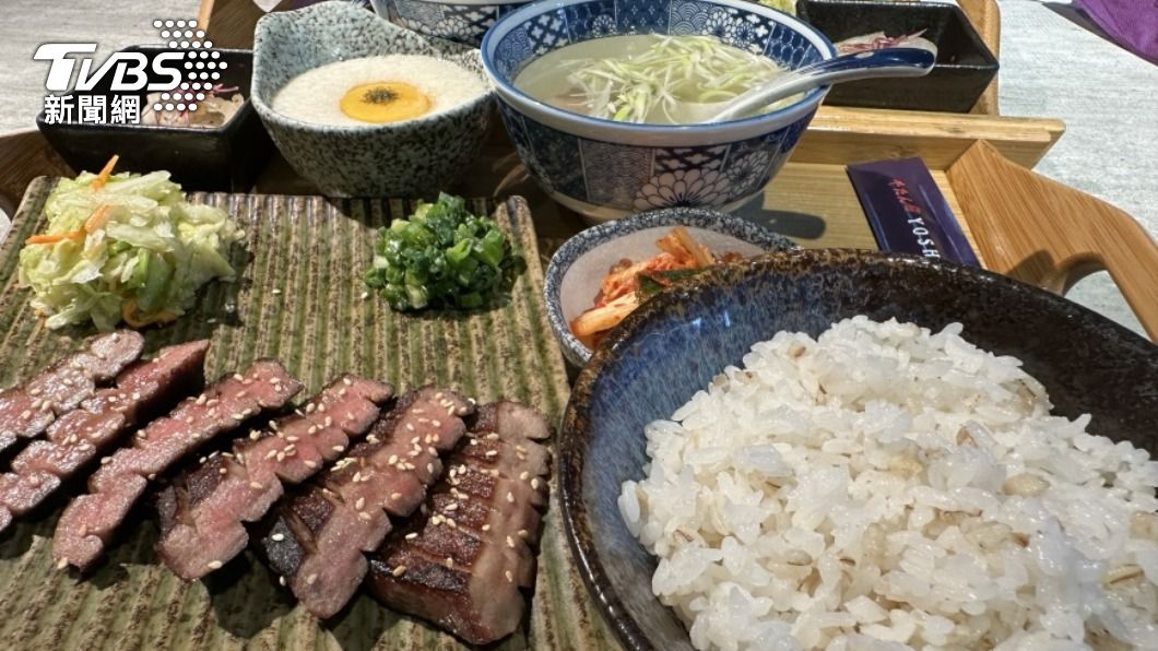 牛舌定食採用正宗仙台料理方式。(圖/許稚佳攝)
