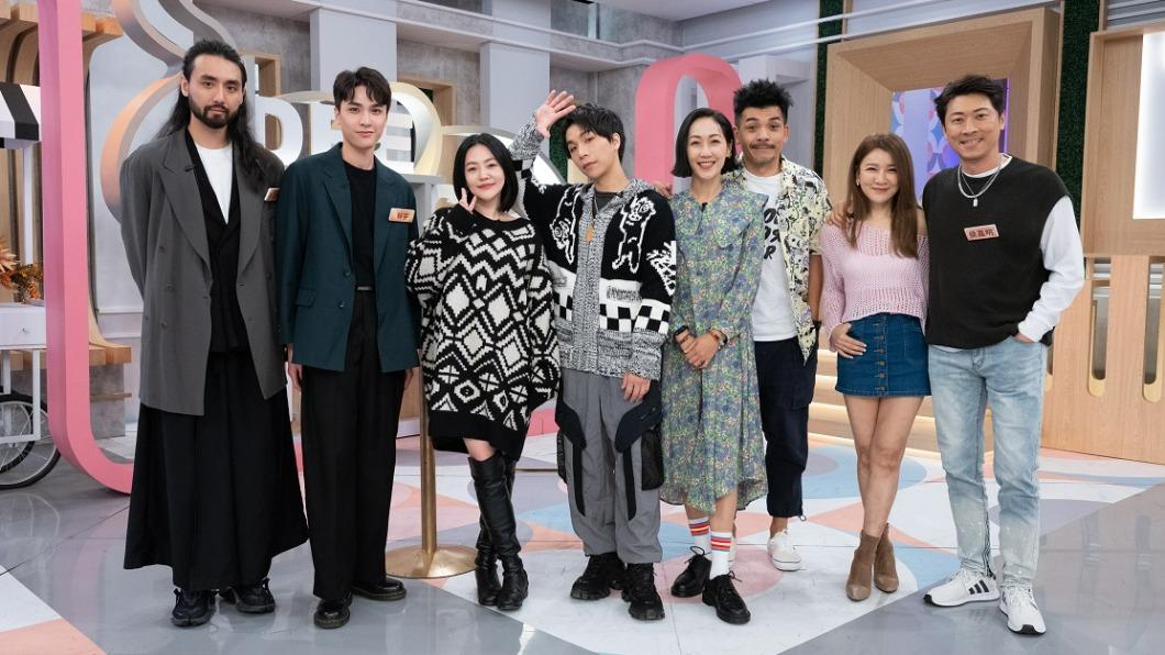 BC Lee(左起)、林宇、小S、派翠克、來賓Gigi、史丹利、曾雅蘭、侯昌明日前錄影。(圖/東森提供)
