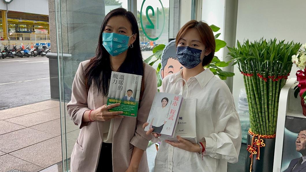 挨批市政停擺!黃珊珊、陳時中發言人互贈書 氣氛超尷尬