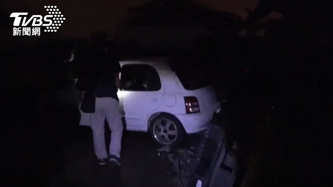 等出獄再當武器商人！嫌槍彈藏廢車　警殺肉場「車海撈槍」