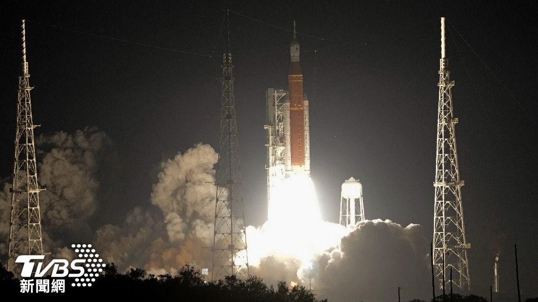 重返月球第一步 NASA阿提米絲太空船終順利升空