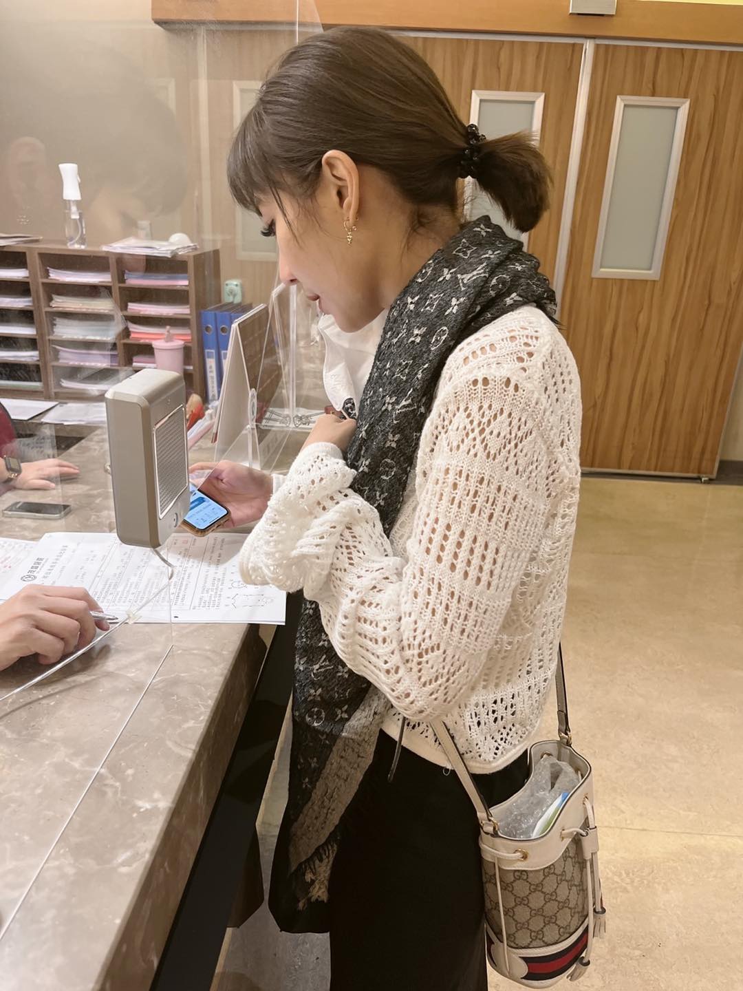 羅巧倫為了凍卵不停跑醫院。（圖／翻攝自羅巧倫臉書）
